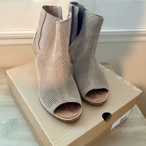Tom’s Women’s Majorca Taupe Peep-Toe Perforated Ankle Booties